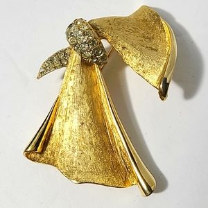 BSK Vintage Gold Angel Brooch Pin with Rhinestones